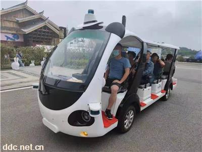  十四座无人驾驶观光车 自动停泊 接待乘客 无忧游览